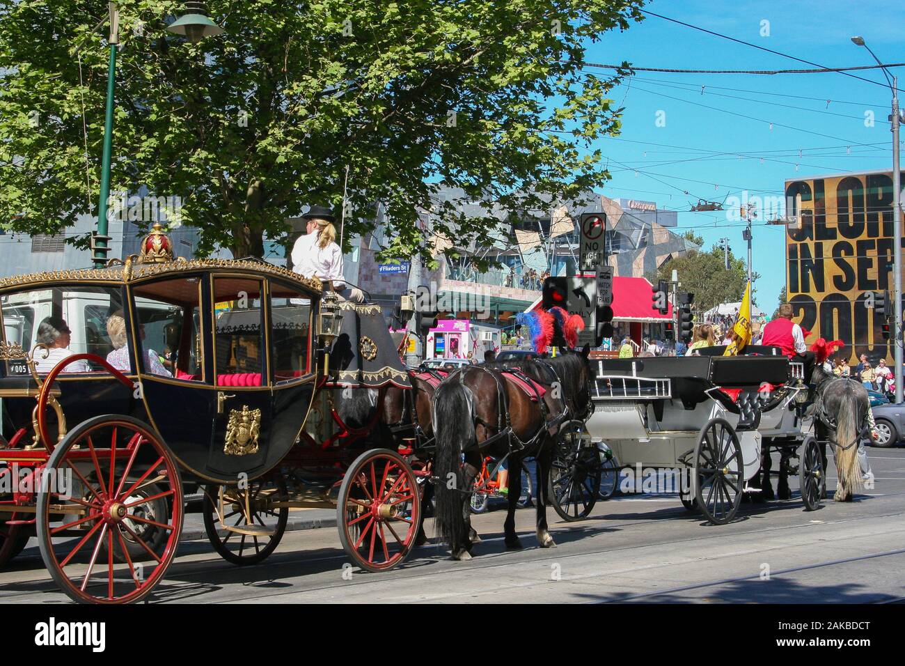 Carrelli a cavallo per le vie della città di Melbourne (Australia) Foto Stock