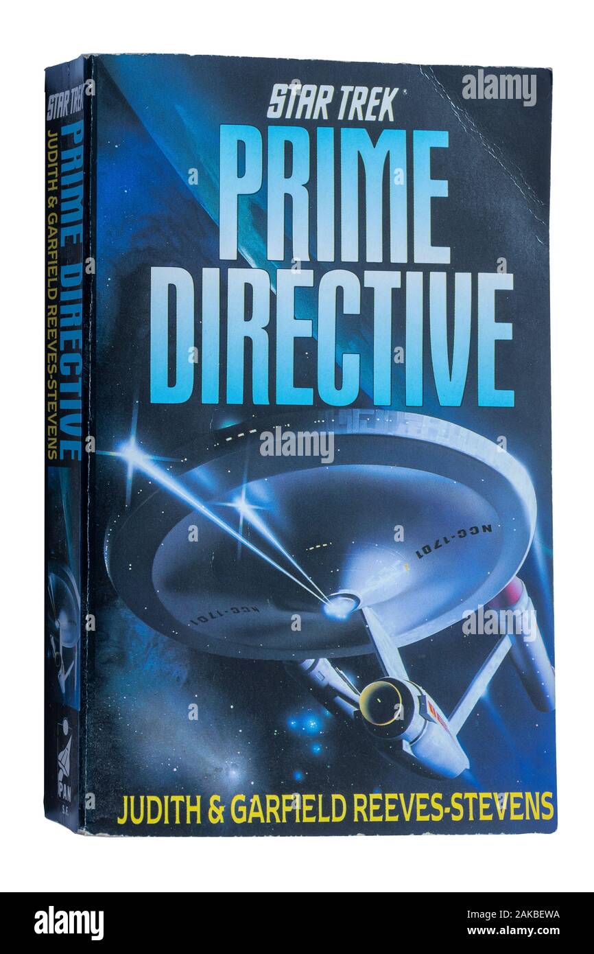 Star Trek primo direttiva libro in brossura, un 1990 novel scritta da Judith e Garfield Reeves Stevens. Foto Stock