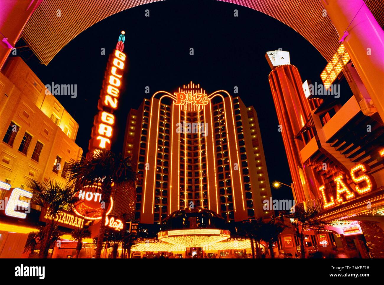 Plaza Hotel su Freemont Street di notte, Las Vegas, Nevada, STATI UNITI D'AMERICA Foto Stock