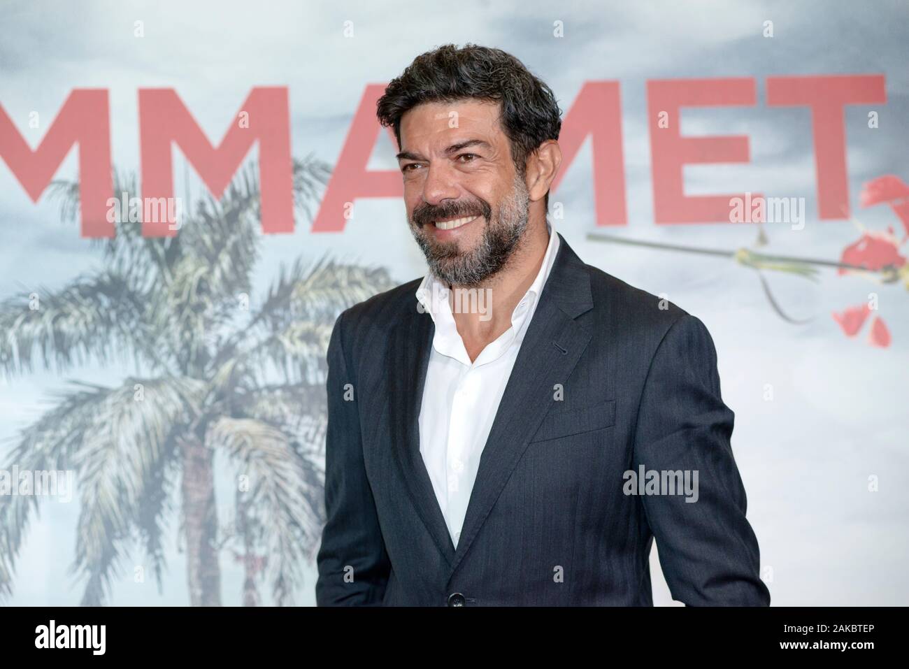 Pierfrancesco Favino frequentando il photocall di Hammamet in Roma Foto Stock