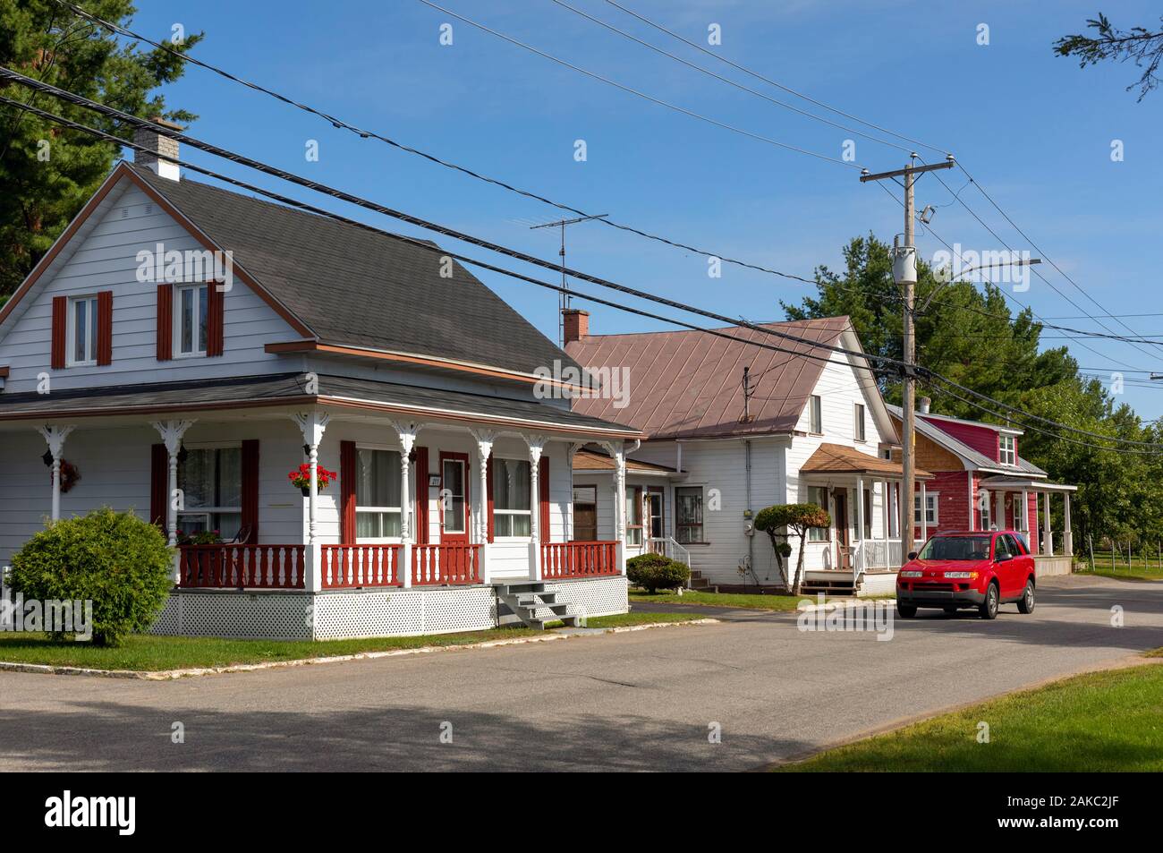Canada, provincia del Québec, regione Mauricie, Saint-Elie-de-Caxton villaggio di cantastorie Fred Pellerin, tipiche case di campagna del Quebec Foto Stock