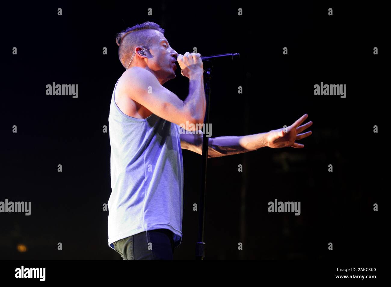 Milano Italia 09/10/2013 concerto dal vivo di Macklemore al Forum Assago Foto Stock