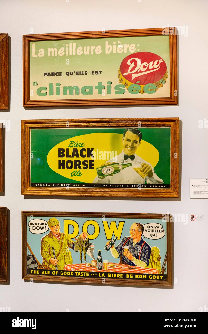 Canada, provincia del Québec, Regione Mauricie, Trois-Rivières, il Pop, il Museo della Cultura Popolare che riflette l'identità unica del Québec Società, Attache ta tuque exhibition modello di rilascio OK Foto Stock