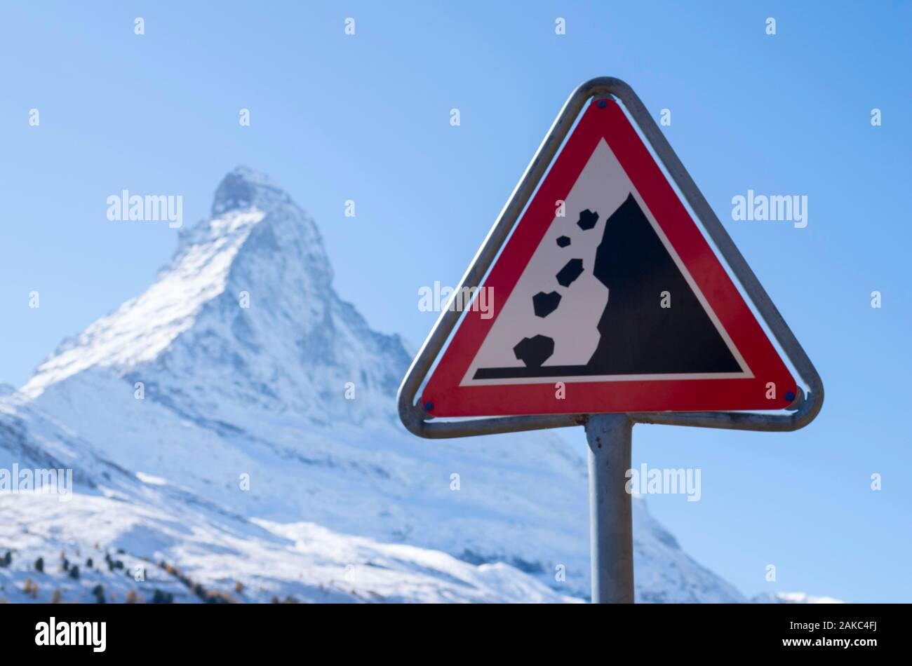 La Svizzera, Vallese, valle di Zermatt e il Cervino e il cartello stradale Foto Stock