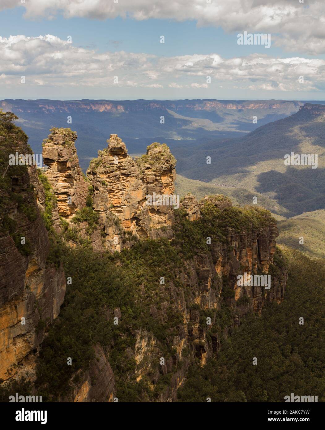 Le tre sorelle ben illuminata dal sole di sera nelle Blue Mountains del Nuovo Galles del Sud Australia Foto Stock