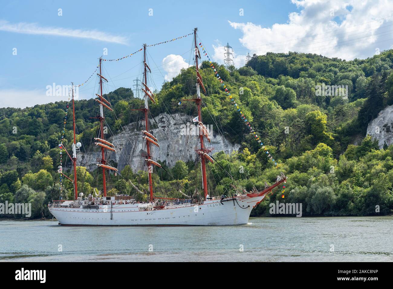 Francia, Eure, Le Landin, Armada di Rouen 2019, Seine Bay; la Sedov scendendo la Senna Foto Stock