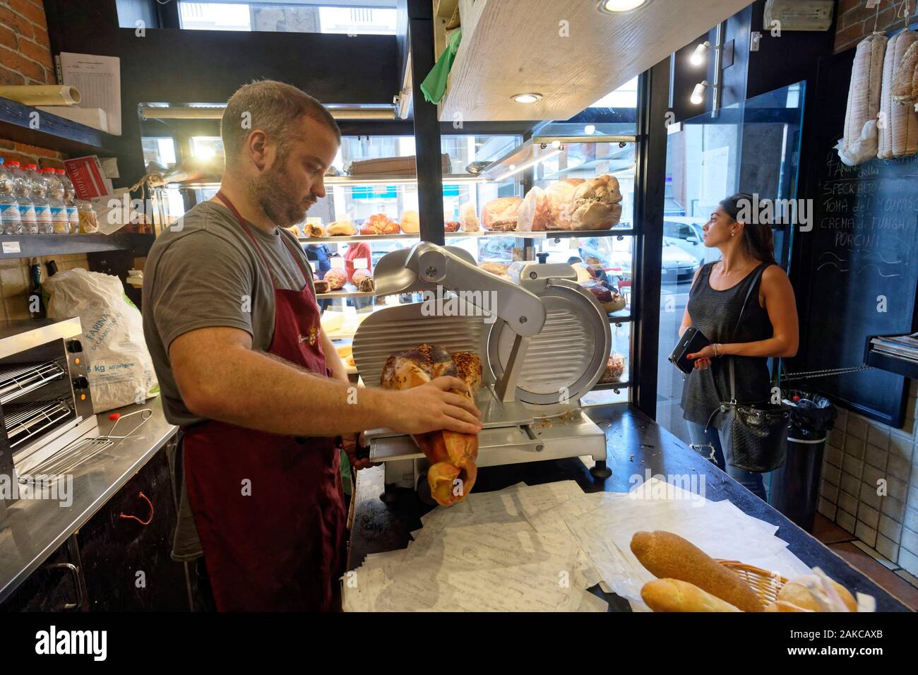 In Italia, la Liguria, Genova, via XX Settembre distretto, il panino Italiano, preparazione di panini su richiesta, via Roccatagliata Ceccaldi 30r Foto Stock