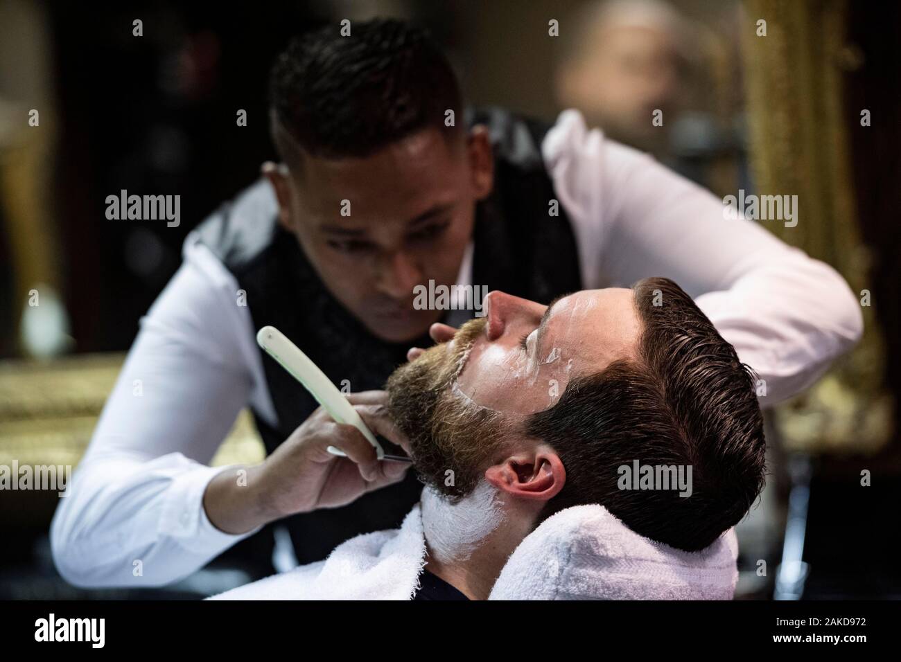 Parrucchiere il taglio di barba, tradizionale barbiere, signor Cobbs, Cape Town, Sud Africa Foto Stock