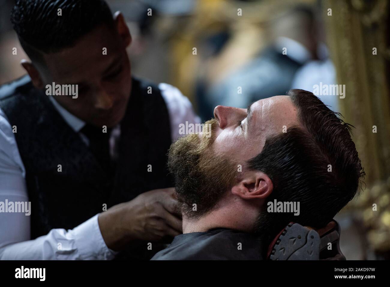 Parrucchiere il taglio di barba, tradizionale barbiere, signor Cobbs, Cape Town, Sud Africa Foto Stock