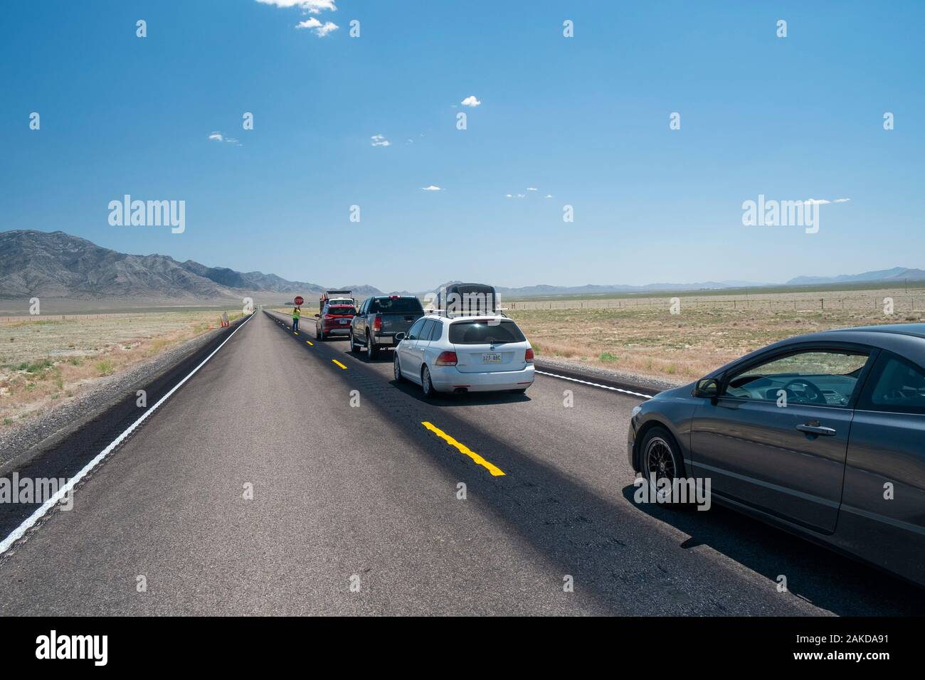 Il traffico di costruzione nel mezzo del nulla Foto Stock
