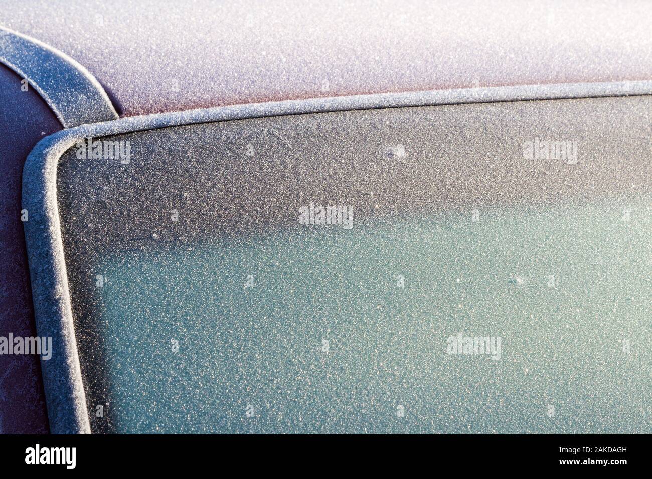 La brina sulla finestra Auto in inverno Foto Stock