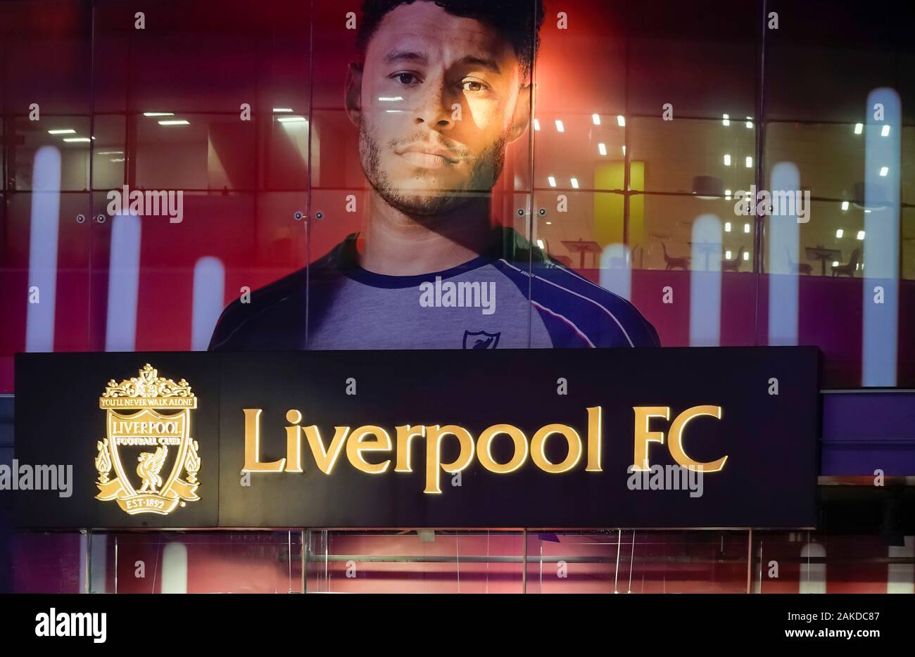 Il Liverpool Football Club e' esposto nel negozio nel centro commerciale Liverpool ONE Foto Stock