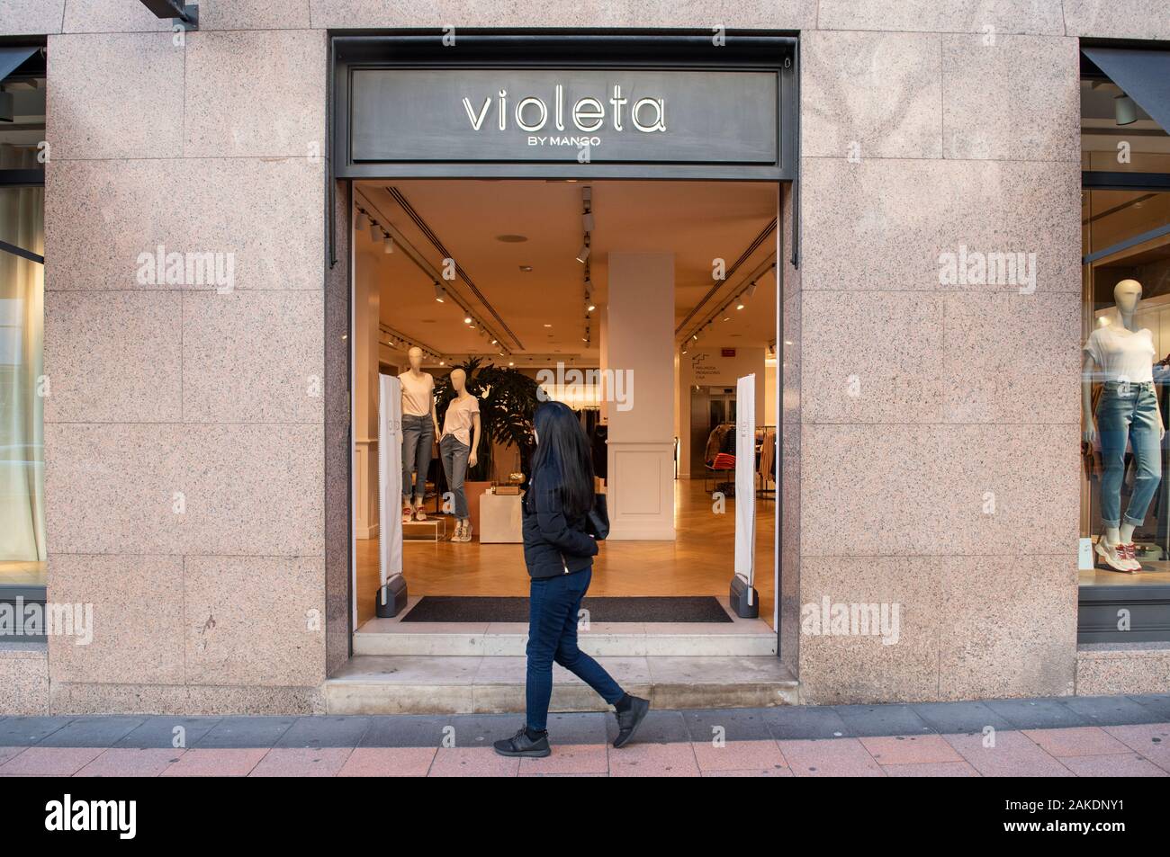 Violeta abbigliamento sale