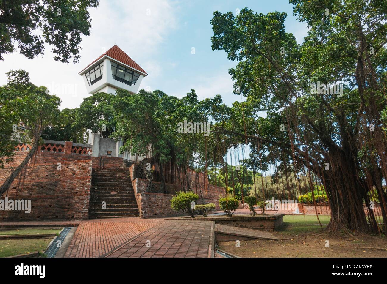 La ricostruzione della torre di avvistamento di Anping Old Fort, un monastero del XVII secolo fortezza costruita su una penisola dalla Dutch East India Company in Tainan, Taiwan Foto Stock