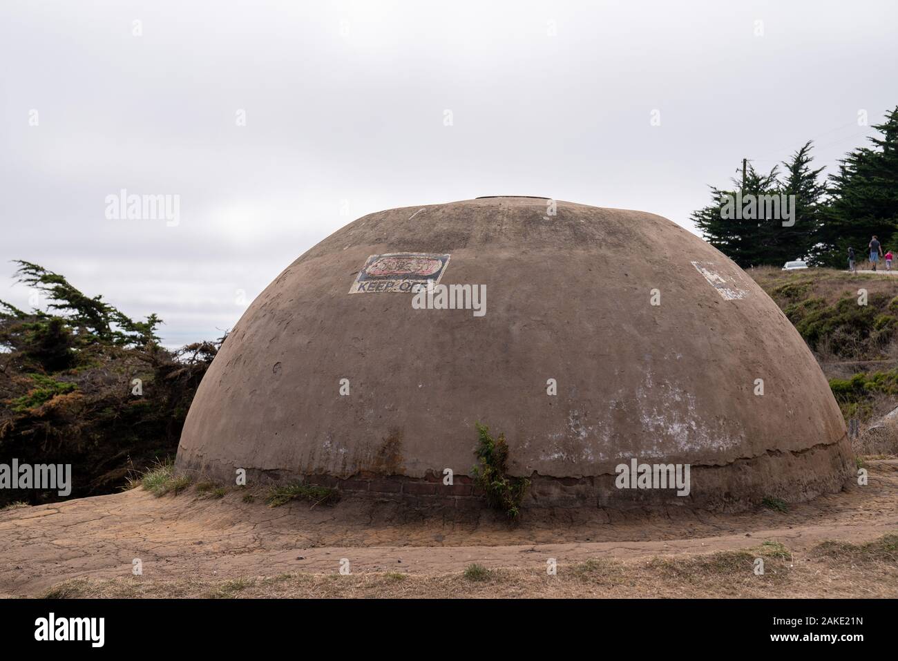 Abbandonata la II Guerra Mondiale era bunker con pericolo di mantenere spento segno Foto Stock