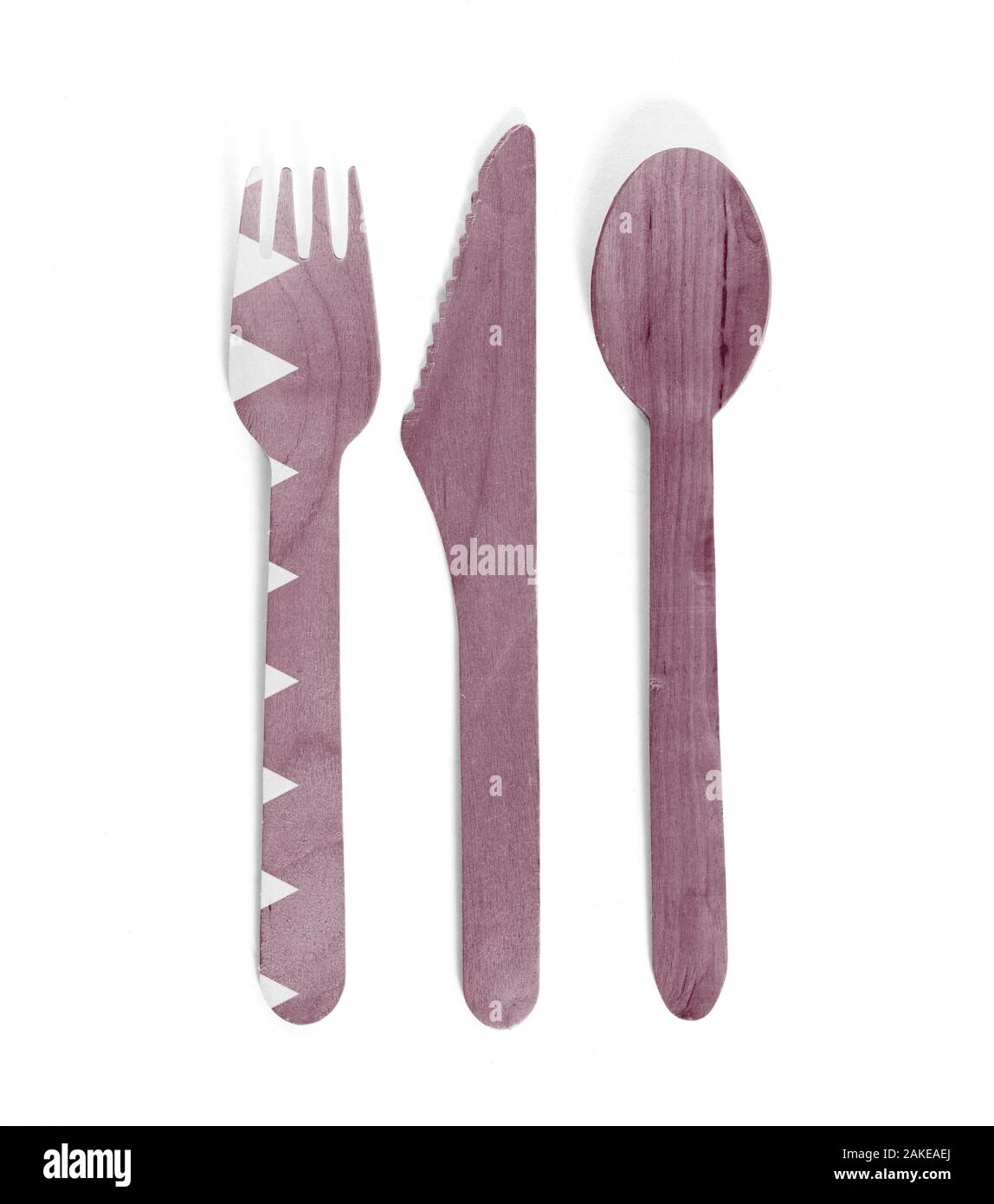 Eco-friendly posate in legno - plastica libera concetto - isolato - la bandiera del Qatar Foto Stock