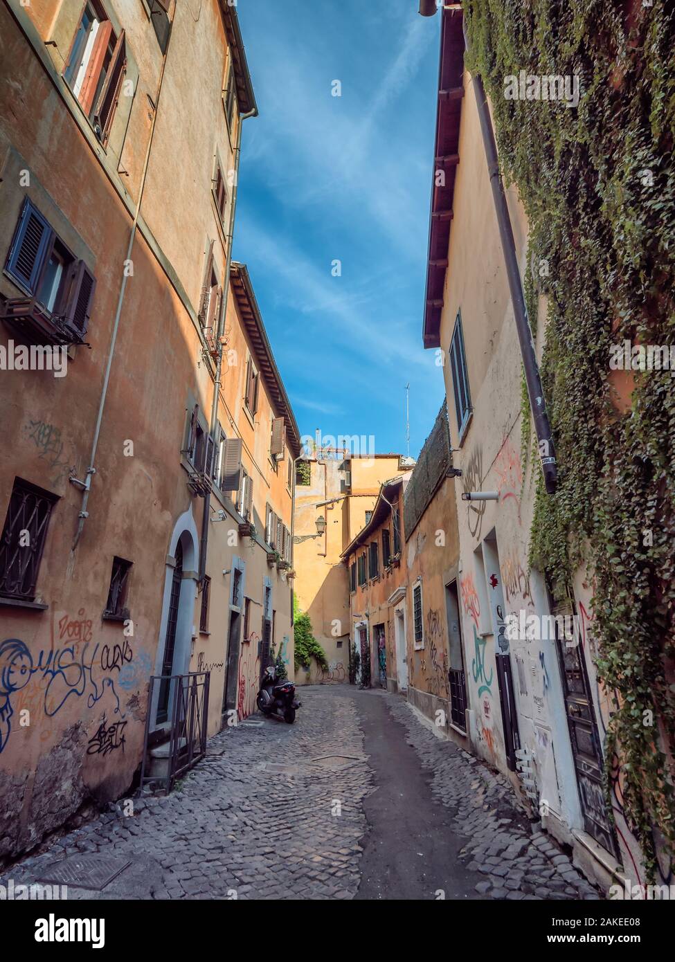 Le piccole stradine in Trastevere, Roma Italia Foto Stock