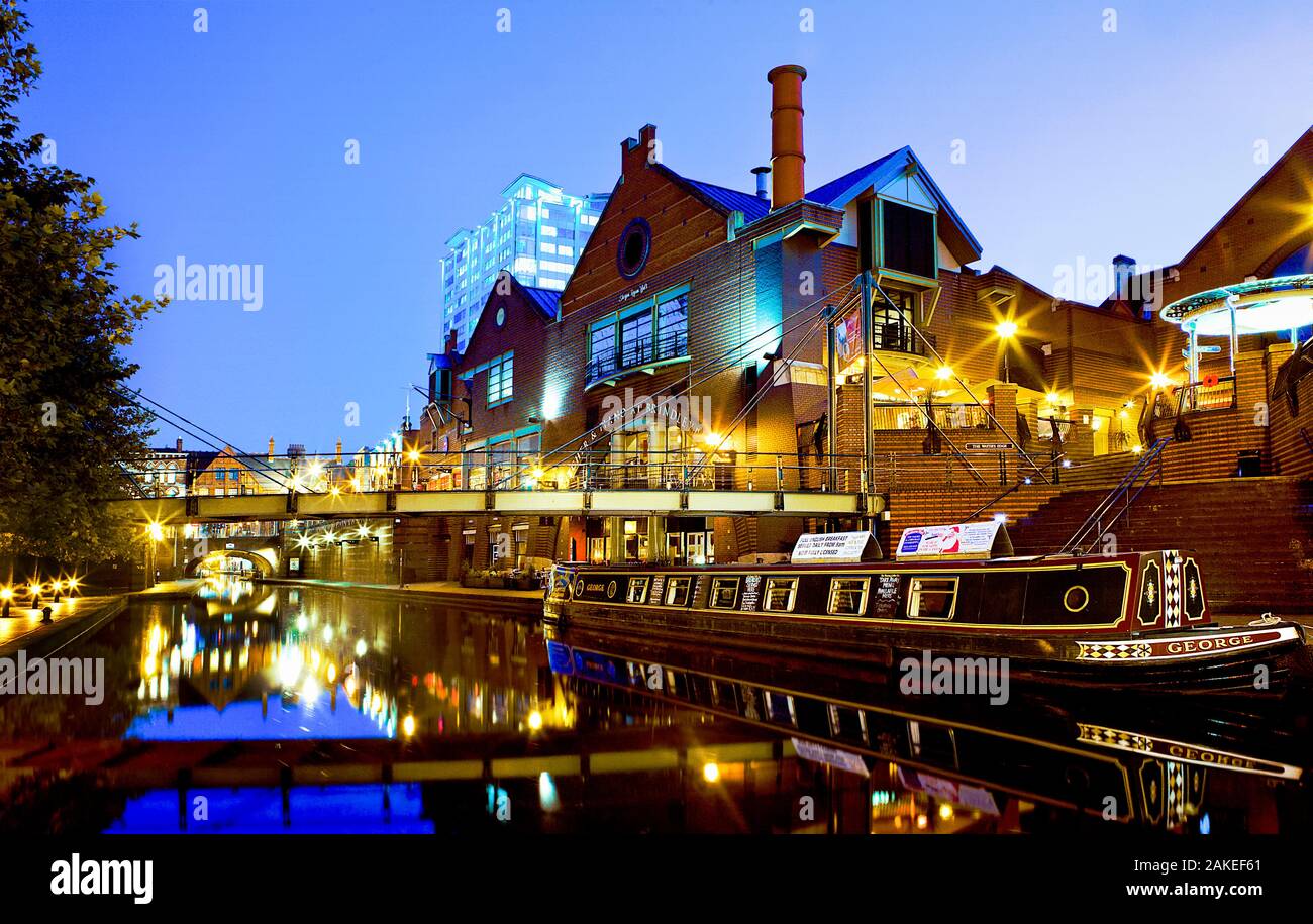 Birmingham canal district, presto la sera. Foto Stock