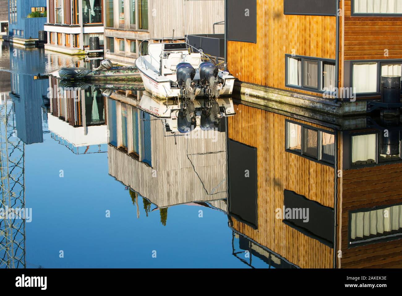 Le case galleggianti in IJburg, Amsterdam, Paesi Bassi, maggio 2013. Foto Stock