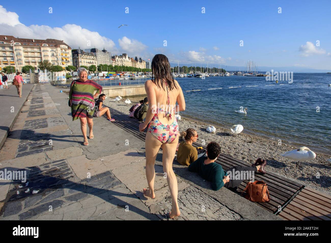 Nuotatori a Paquis de Bains. Lago Leman. Ginevra. Svizzera Foto Stock