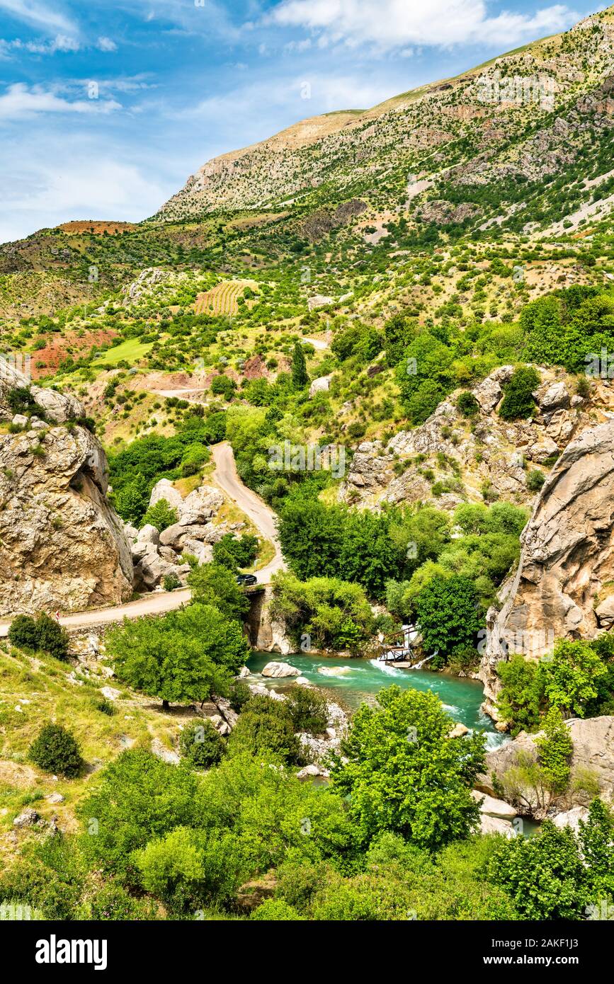 Il flusso di Kahta nella parte orientale delle montagne Taurus, Turchia Foto Stock