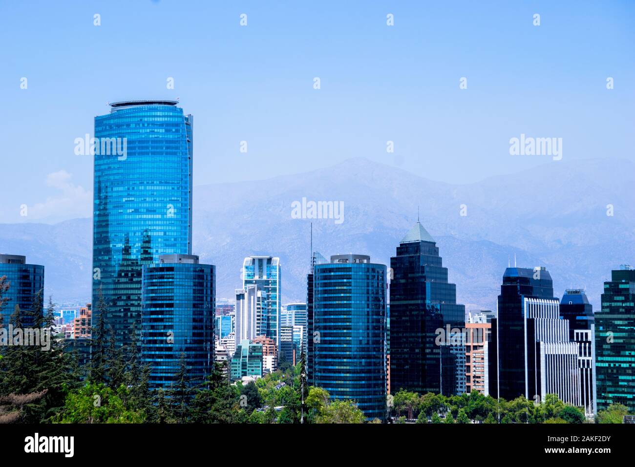 Vista del centro finanziario di Santiago de Chile Foto Stock