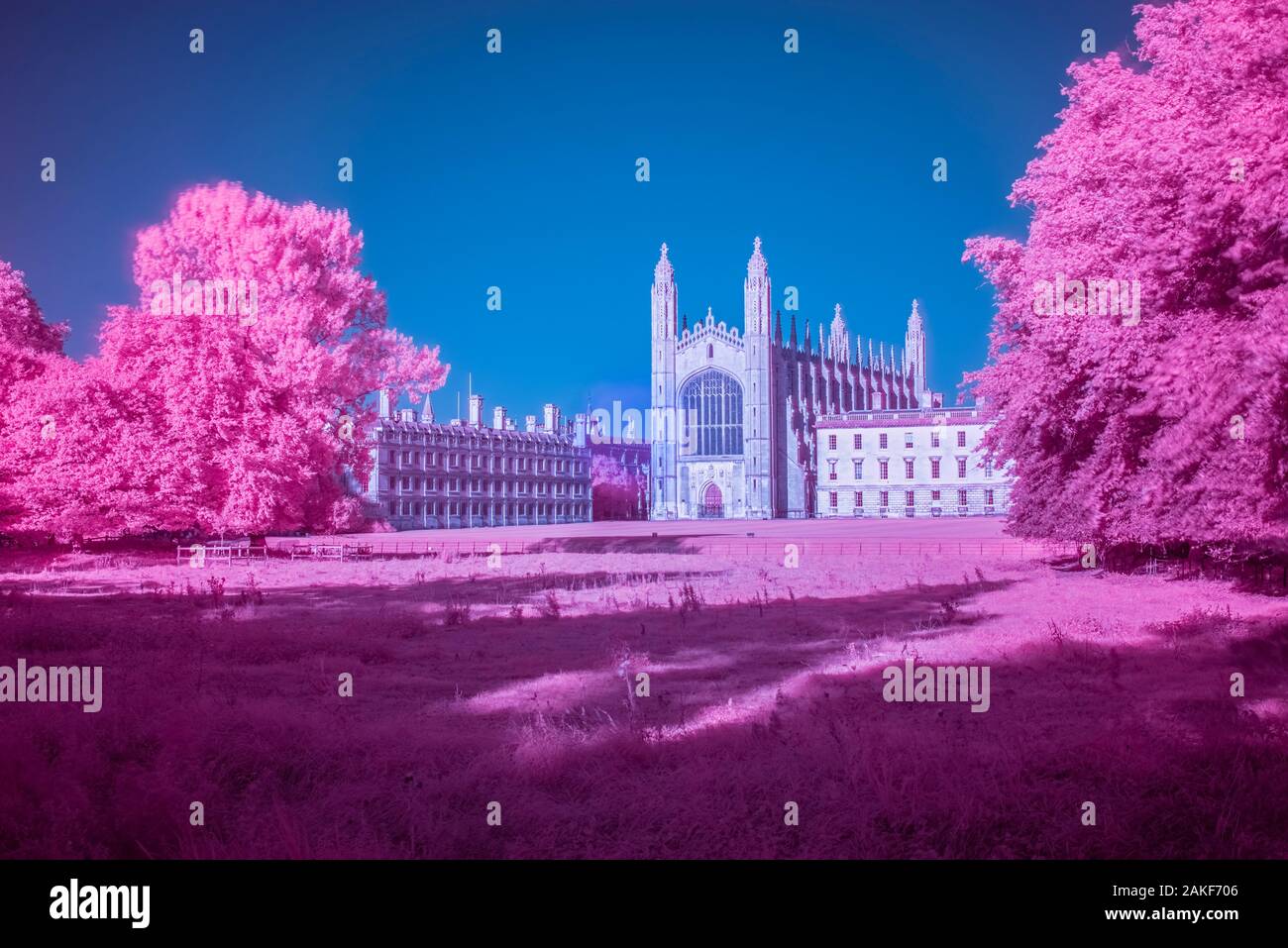 Regno Unito, Inghilterra, Cambridgeshire, Cambridge, King's College visto dal dorso, Infra Rosso immagine Foto Stock