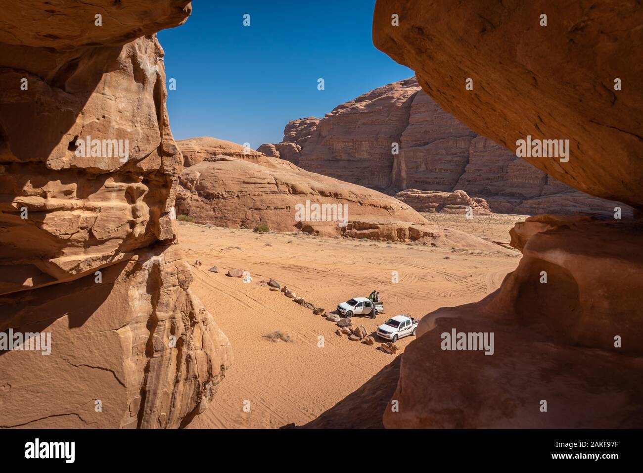 Veicolo fuoristrada nel Wadi Rum desert, Giordania Foto Stock