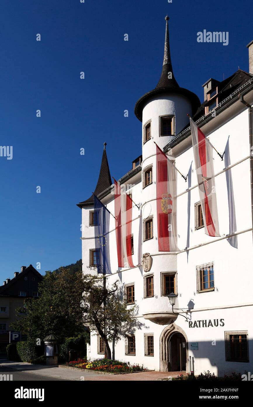 Il municipio (Rathaus) in Zell am See, Austria. Esso è stato costruito come Rosenberg Castello nel XVI secolo. Foto Stock