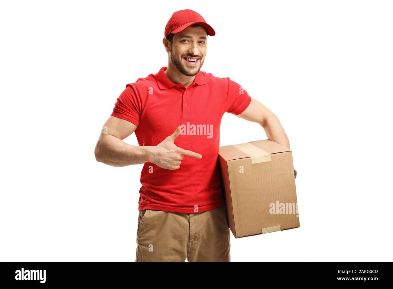 Delivery Guy holding e puntando a una scatola isolata su sfondo bianco Foto Stock