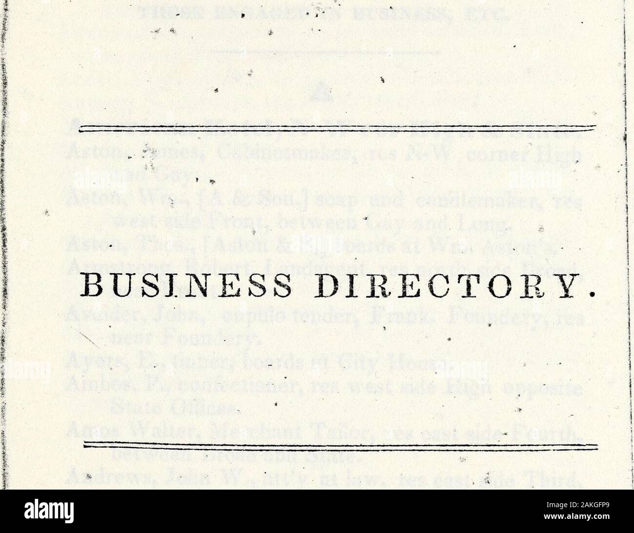 Columbus, Ohio, città directory.. . Hi cana! E alimentatori navigabile,- -••334 miglia. Miami Canal ed estensione,..*.... 170 " Warren County Canal,. -••-.- - 22 Sidney Alimentatore, 13 4; Wabash e Canale Erie e sidecuts, 91 ;i Walhonding Canal, 25 Hocking Canal, ....- 5G | . Miglioramento Muskingum, •• 91 totale, • -w. 802 miglia* i canali di Ohio sono 26 piedi largo a basso,e 40 piedi largo al top-linea di acqua-acqua 4 feetdeep. Le banche hanno una pendenza di 1 J i piedi a 1 piede perpen-dicular. Quella porzione della Wabash e Canale Erie, 107 che si estendono da Manhattan alla giunzione, 70 miglia,dispone di 6 metri di profondità Foto Stock