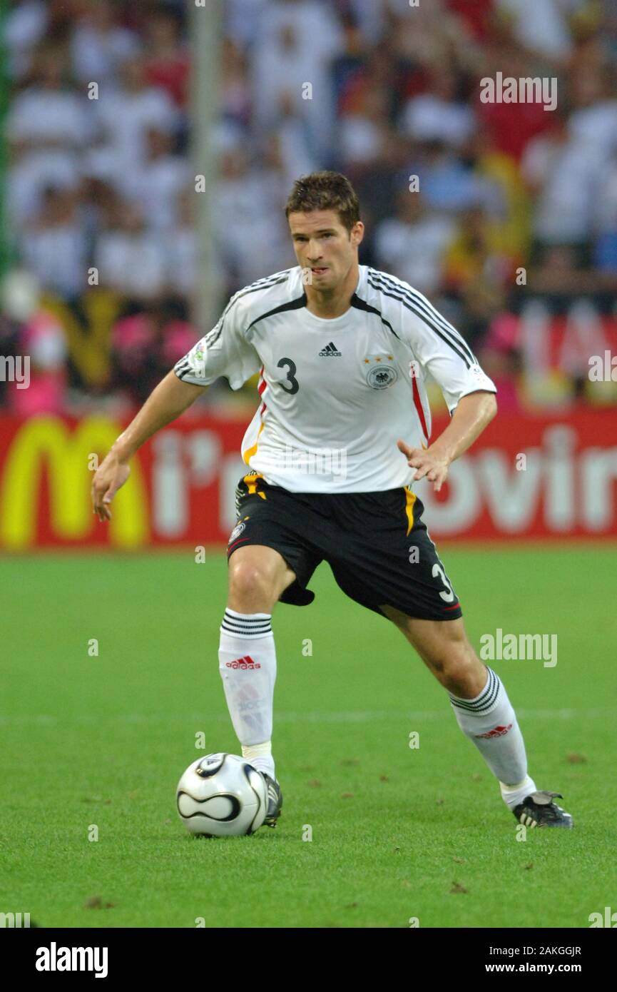 Dortmund Germania, 4 luglio 2006 FIFA World Cup Germany 2006, Germany-Italy semi-finale presso il Westfalenstadion:Arne FRIEDRICH in azione durante la partita Foto Stock