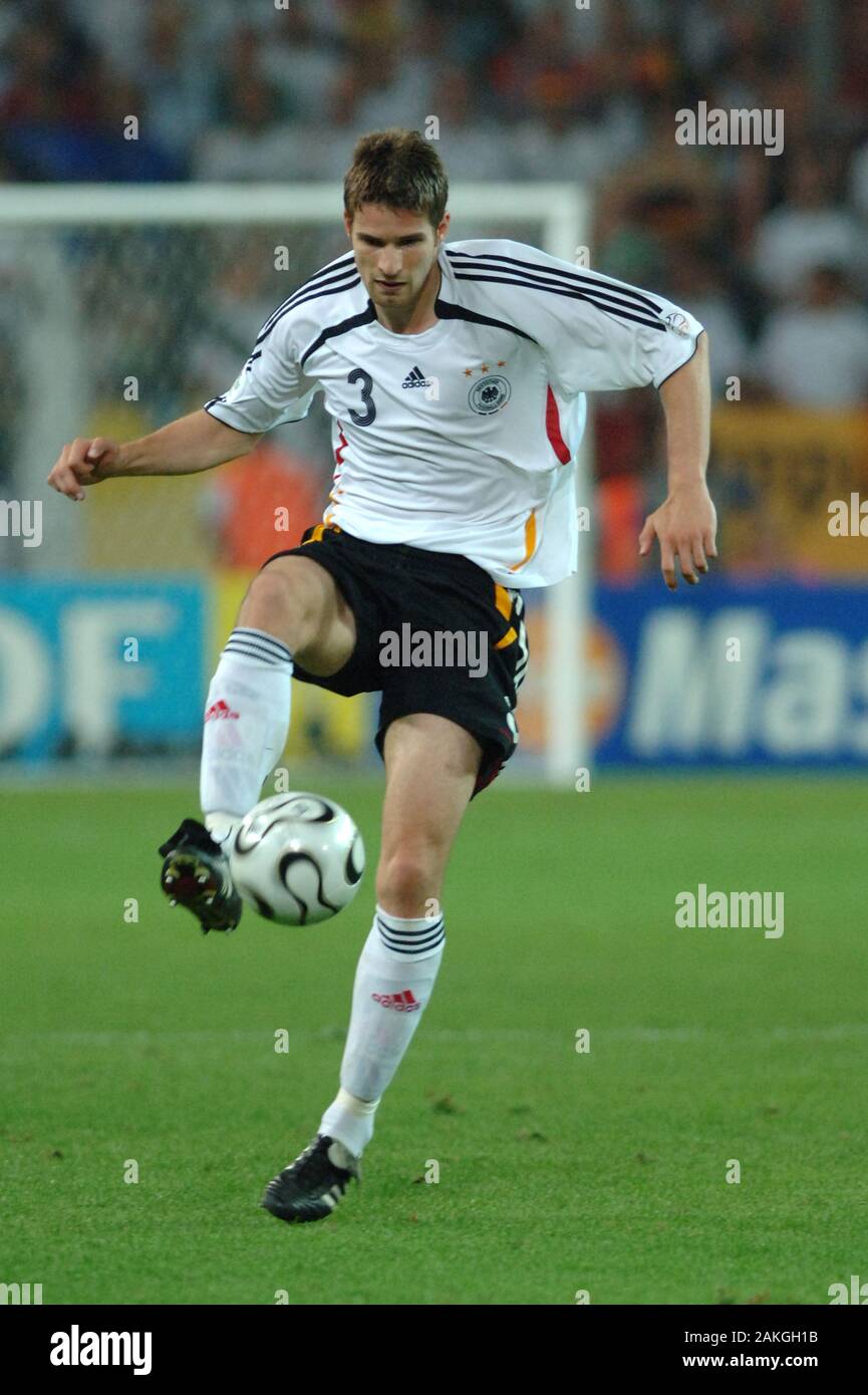 Dortmund Germania, 4 luglio 2006 FIFA World Cup Germany 2006, Germany-Italy semi-finale presso il Westfalenstadion:Arne FRIEDRICH in azione durante la partita Foto Stock