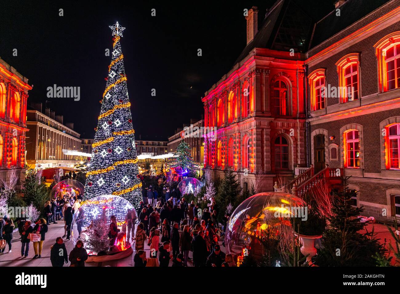 Francia, Somme (80), Amiens, Marché de Noël dans les rues du centre ville, le plus grand marché de Noël du nord de la France Foto Stock