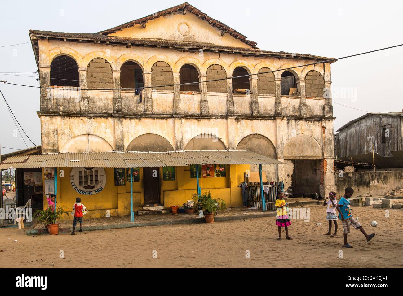 La Costa d Avorio, Grand Bassam, antico ospedale vecchia casa coloniale Foto Stock