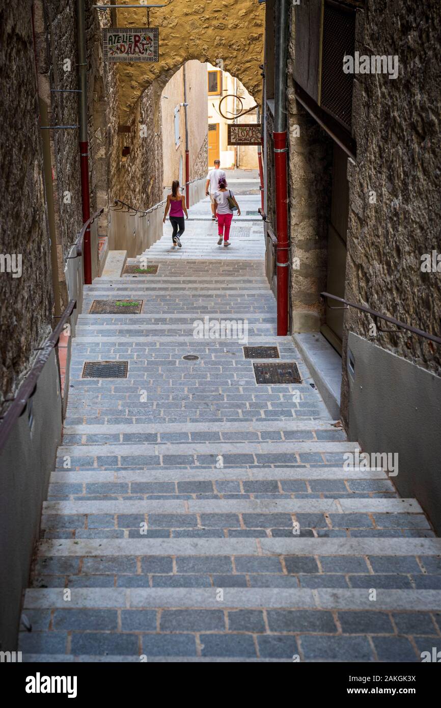 Francia, Alpes-de-Haute-Provence, Sisteron, lungo via Androne e i suoi 78 passi Foto Stock