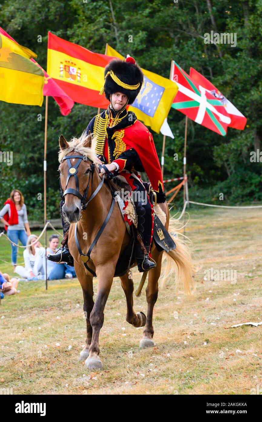 Francia, Yvelines (78), les Mesnuls, Les Mesnuls castlle,Giornata del Patrimonio 2019, uomo a cavallo in costume durante una ricostruzione storica Foto Stock