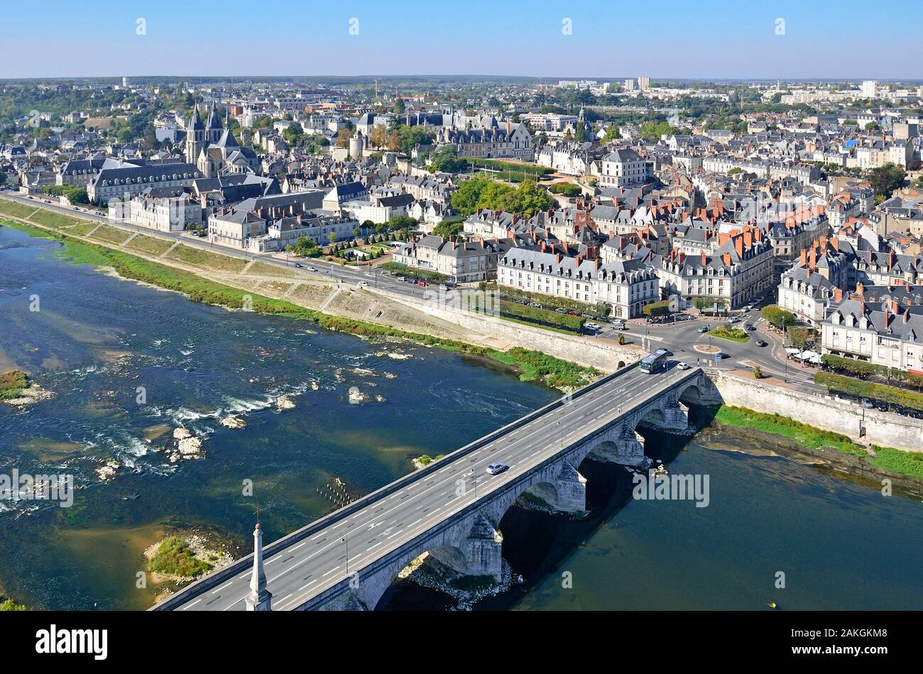 Francia, Loir et Cher, Valle della Loira sono classificati come patrimonio mondiale dall' UNESCO, Blois e il suo castel (vista aerea) Foto Stock