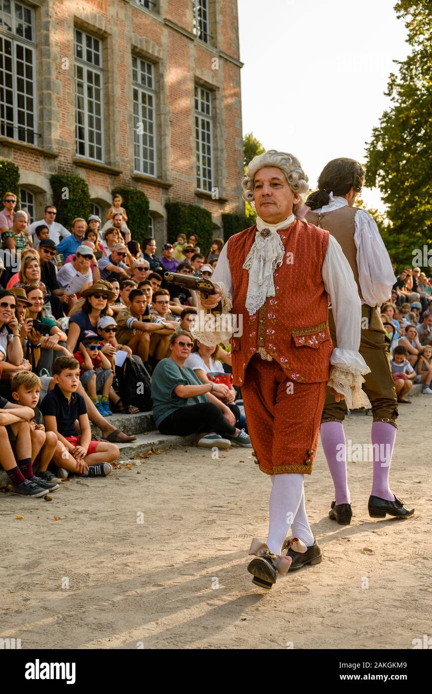 Francia, Yvelines (78), les Mesnuls, Les Mesnuls castlle,Giornata del Patrimonio 2019, gunfight le comparse in costume durante una ricostruzione storica Foto Stock