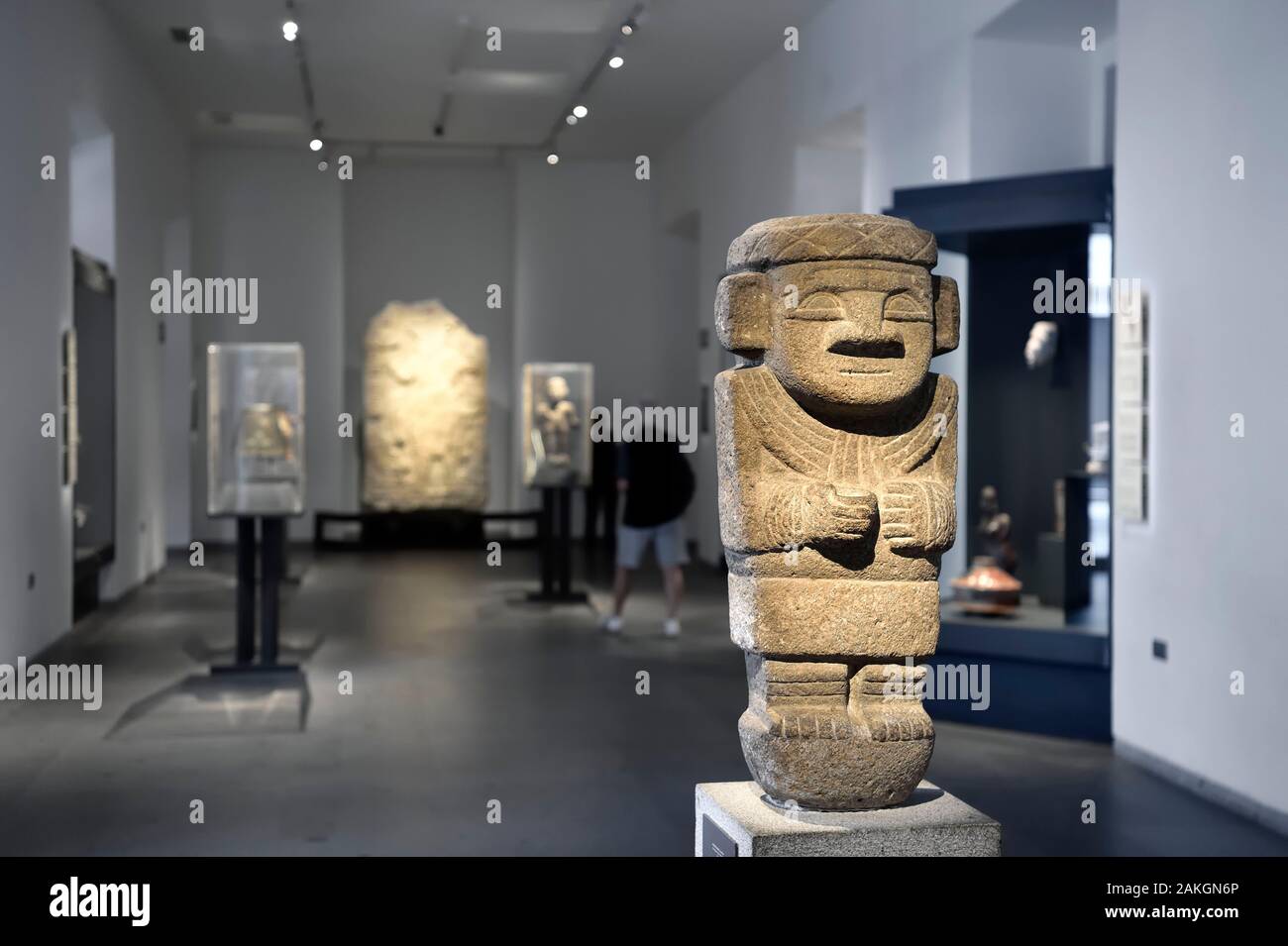 Il Cile, Santiago de Chile, cileno museo di arte pre-colombiana, sculture antropomorfe (San Agustin cultura, Colombia) Foto Stock