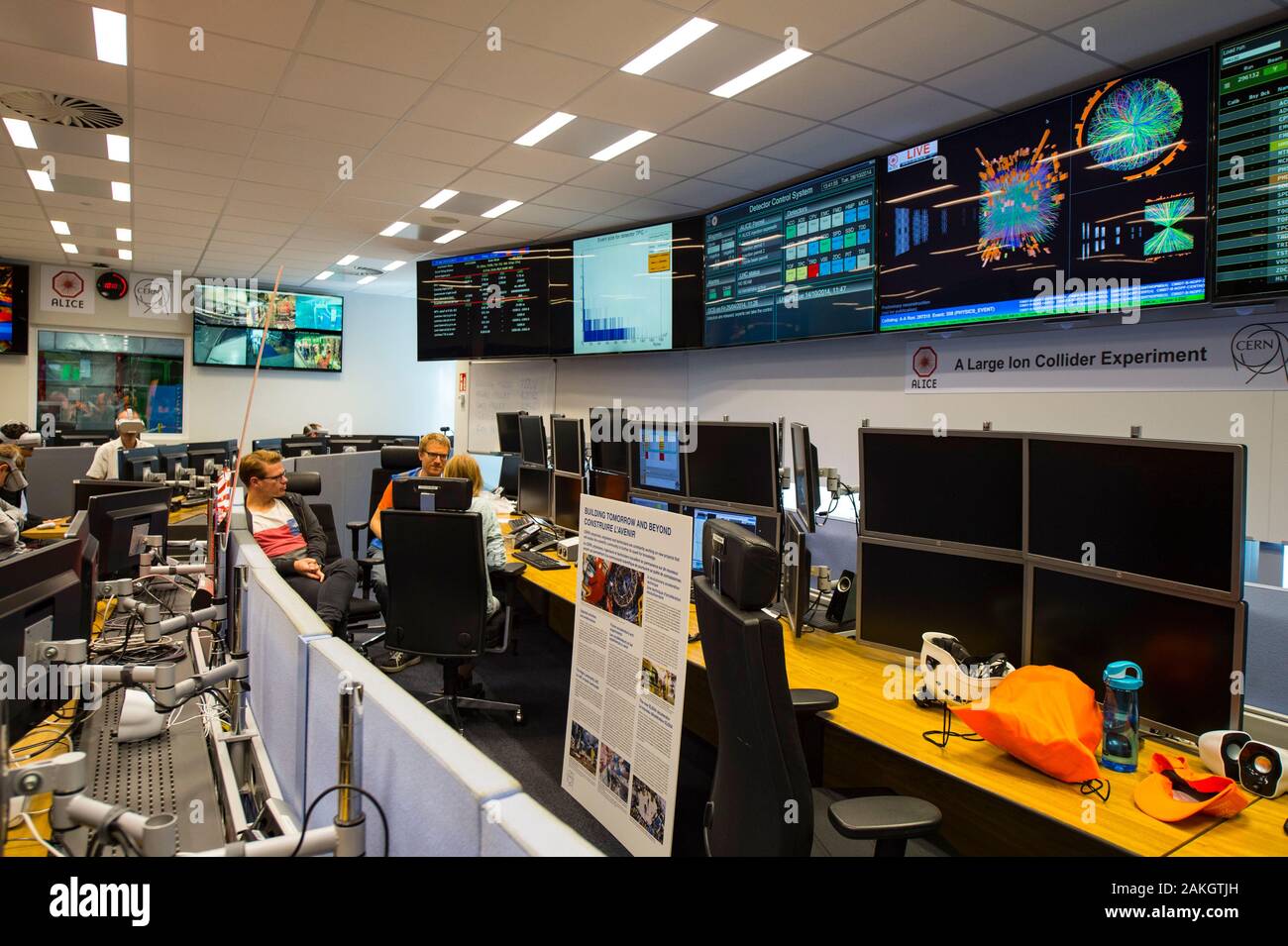 Francia, Svizzera, Cern, porta aperta in sale di controllo dell'acceleratore di particelle, LHC, Alice rilevatore: un grande collisore di ioni esperimento, visita alla sala di controllo Foto Stock