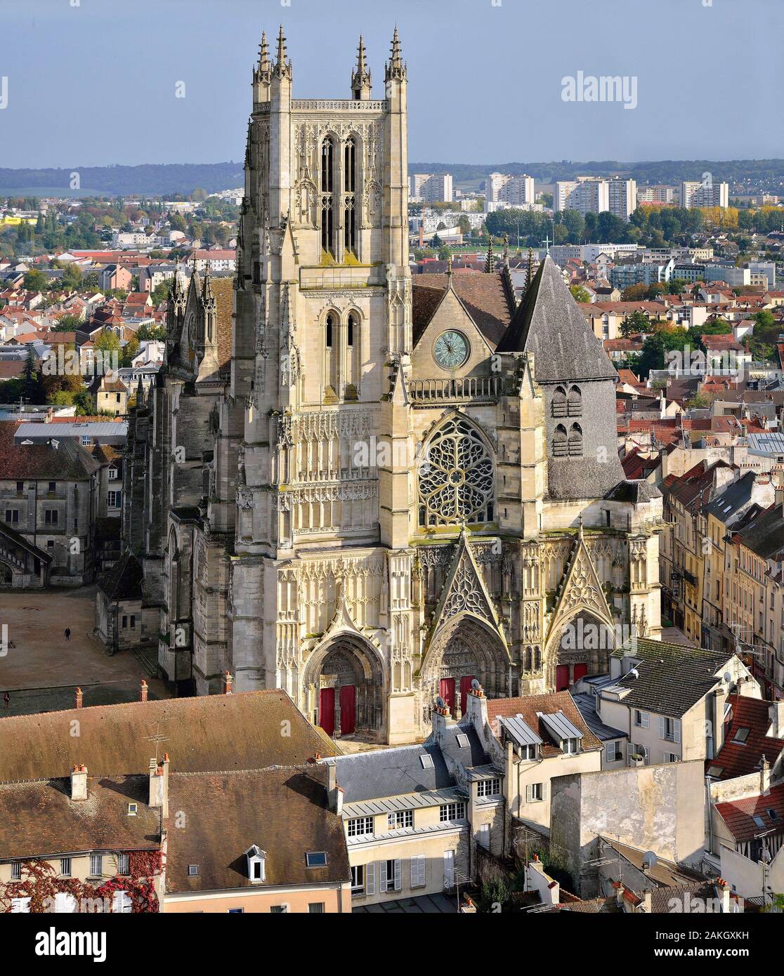 Francia, Seine-et-Marne (77), di Meaux, la cattedrale di Saint-Etienne (vista aerea Foto stock - Alamy