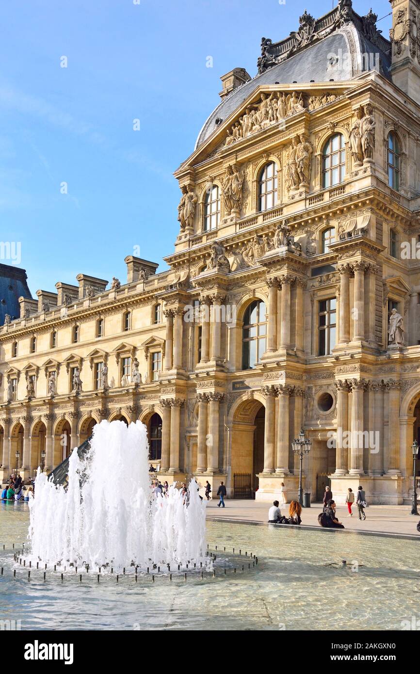 Francia, Parigi, zona elencata come patrimonio mondiale dall' UNESCO, il museo del Louvre, Padiglione Richelieu Foto Stock