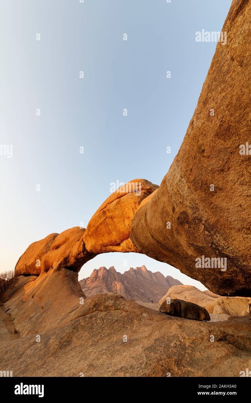 La Namibia, Erongo provincia, Spitzkoppe, l'arco Foto Stock