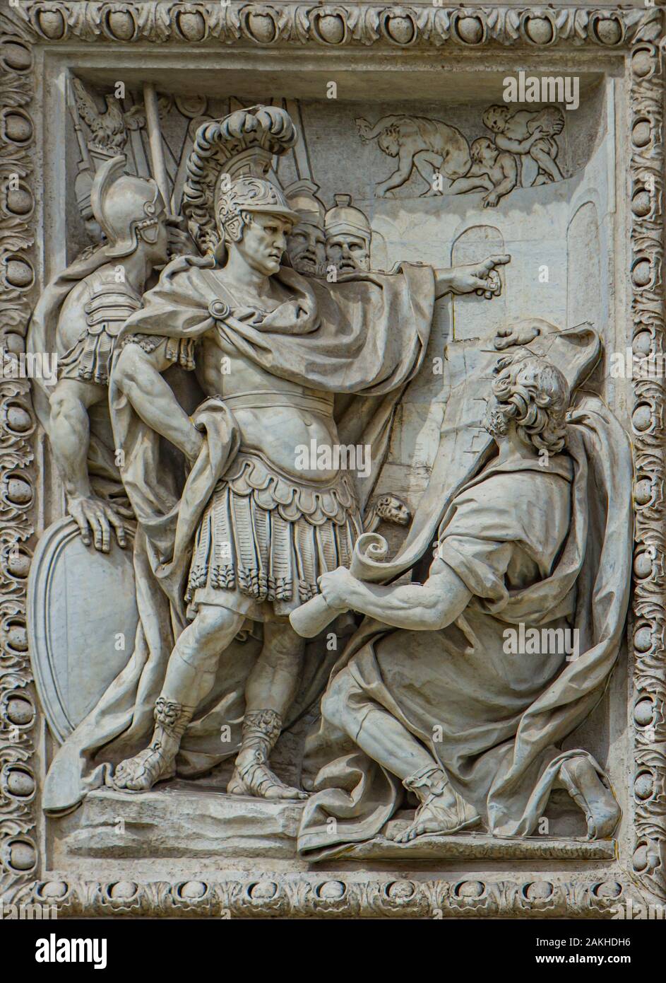 Il sollievo di Marcus Vipsanius Agrippa Visualizzazione di piani per la costruzione di Acqua Vergine acquedotto di Fontana di Trevi a Roma, Italia Foto Stock