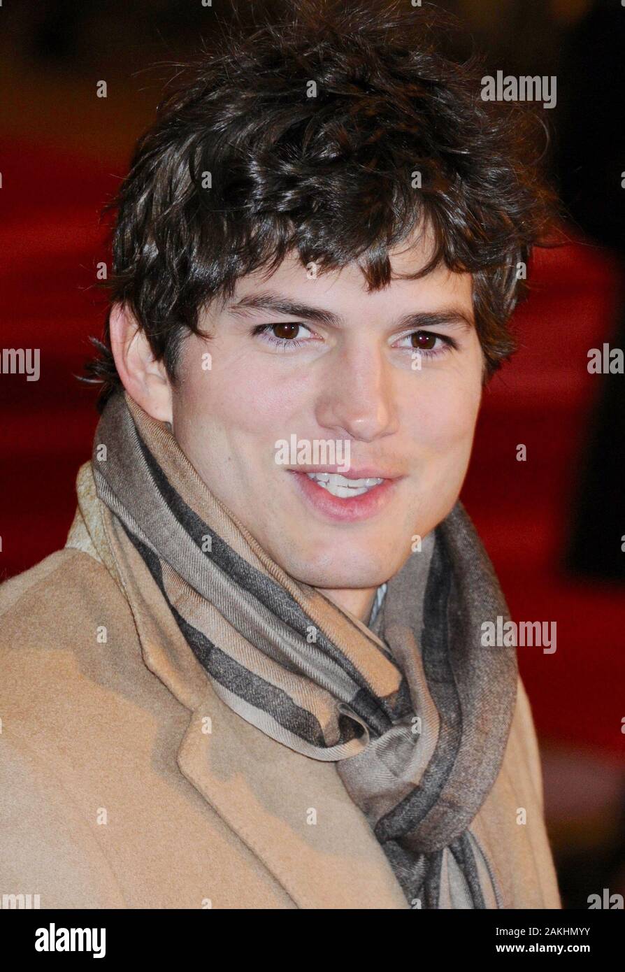 Ashton Kutcher. UK Film Premiere di "San Valentino", Odeon Leicester Square, Londra. Regno Unito Foto Stock