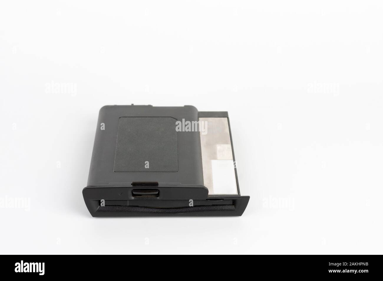 Unità floppy disk da 16 anno vecchio portatile su sfondo bianco Foto Stock