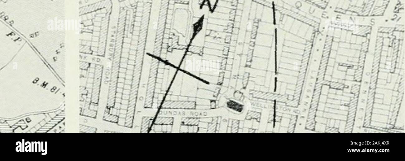 Surrey collezioni archeologiche . *H I V€K •. kTS? Prigione il 2 8^ jf * ---?• §# . ; &Lt; • $ H - m basata sull'Ordnance Survey Map con la sanzione del controllore di H.M. Stationery Office. Lewisham a Peckham. IOOO ;oo I I I I l J i i i u iooo piedi ho rivolto verso pagina 66] Strada romana: West Wickham a Londra. 6j piuttosto a est; la grande pietra focaia strato era di 26 pollici deepand la carreggiata rotto. In Queens Road, Peckham,e a est della strada di asilo, al n. 115, la strada era27 pollici profondo e abbastanza intatto, il terreno sopra anche ONU-disturbato, 12 centimetri di suolo e 15 pollici argilla gialla. Sul Foto Stock