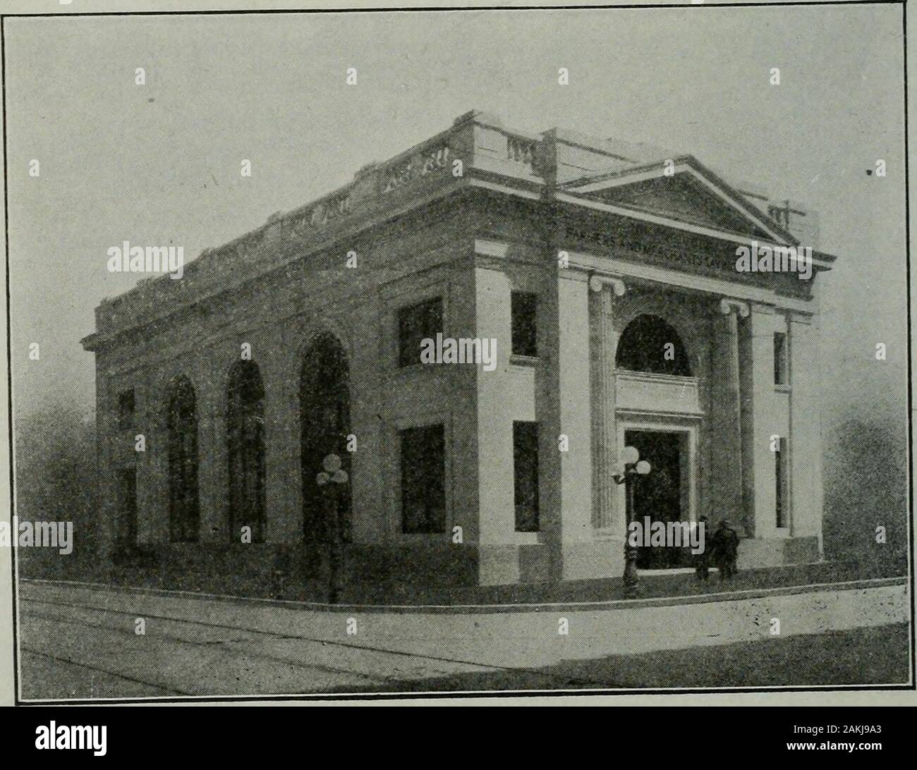 San Francisco blue book . Deposito YourMoney in questa banca forte dove sarà assolutamente sicuro e allo stesso tempo guadagnare un giusto tasso di interesse. Aperto il sabato sera 6:00-8:00 oclock prima banca di risparmio di Oakland 16th Street e San Pablo Avenue West Oakland filiale: settimo e Henry strade. Berkeley filiale: 2033 Shattuck Avenue. Affiliati (con la prima banca nazionale di Oakland). Gli agricoltori e i commercianti BANKj RISPARMIO S E COR. Tredicesima e FRANKLIN STS. di Oakland, CAL. Una CASSA DI RISPARMIO DI FORZA E DI CARATTERE LA MIGLIORE CASSETTA DI SICUREZZA PERSONALE DI SISTEMA delle banche di Oakland 25 BANCA POPULARE F Foto Stock