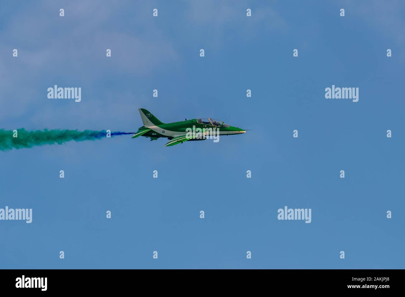 Saudi Hawks: BAE Hawk T1A velivolo della squadra di volo della Royal Saudi Arabian Air Force in azione Foto Stock